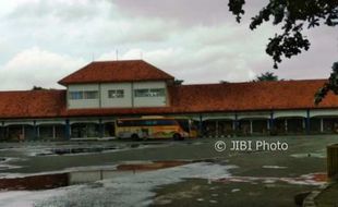 Demo Angkutan Umum di Semarang, Penumpang Bus di Kudus Yang Telantar