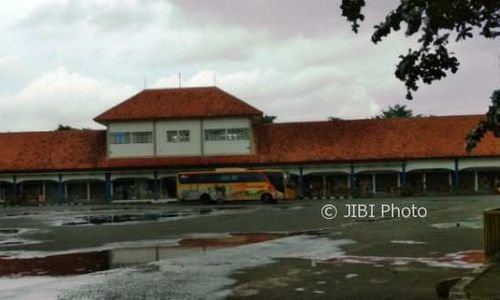 Demo Angkutan Umum di Semarang, Penumpang Bus di Kudus Yang Telantar