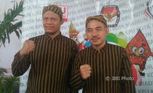 PILKADA MADIUN 2018 : Yusuf Rohana-Bambang Wahyudi Mendaftar Diiringi Reog Ponorogo