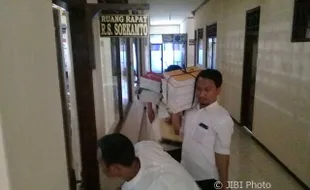 KORUPSI KLATEN : Anak Sri Hartini Penuhi Panggilan KPK terkait Kasus Pejabat Disdik