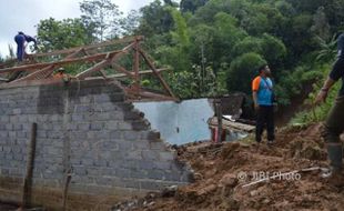 BENCANA KARANGANYAR : Hujan Lebat Picu Tanah Longsor di 10 Lokasi Jatiyoso