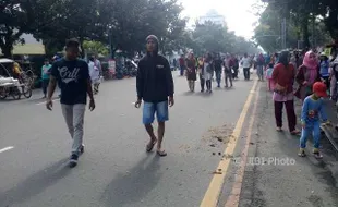 CAR FREE DAY SOLO : Keasyikan Menikmati CFD Jl. Slamet Riyadi Terganggu Gara-Gara Kotoran Kuda