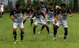 LAGA UJI COBA : Persis Solo Boyong Semua Pemain ke Jepara