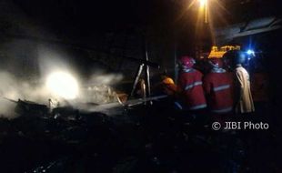 KEBAKARAN SUKOHARJO : 5 Kios Pasar Gawok Ludes Terbakar, Penyebab Masih Diselidiki