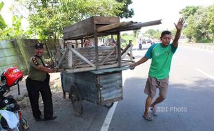 PKL KLATEN : Hendak Ditertibkan, Belasan Pedagang Kuliner Kuncen Pilih Kukut Duluan