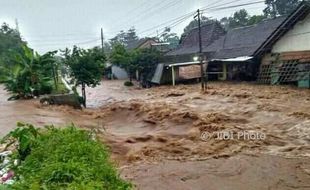 BENCANA JATENG : Hujan Deras Seharian, Kudus dan Jepara Terendam Banjir