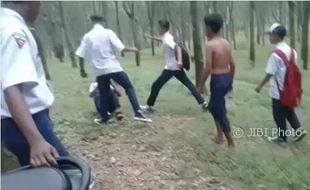 Video Pengeroyokan Bocah SMP Karanganyar Viral