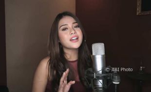 Merdunya, Aurel Hermansyah Cover Lagu Sayang