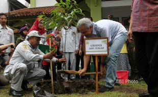 IAIN Surakarta Go Green Campus, Ganjar Pranowo Ajak Tanam Pohon