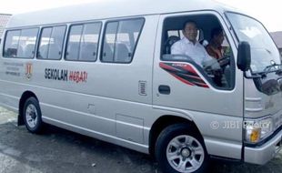 TRANSPORTASI SEMARANG : Angkutan Jemput Siswa Sekolah Pinggiran Tambah 4 Bus Mini