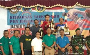 KEJUARAAN TAEKWONDO: Head Heart Hope Juara Umum Dandim Solo Cup