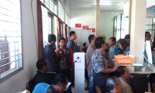 Sejumlah Warga Masih Kesulitan Registrasi Kartu Seluler