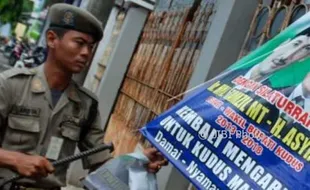 PILKADA 2018: Jelang Pilgub Jateng, Ratusan Alat Peraga Kampanye Bertebaran di Solo