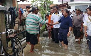 PILKADA 2018 : Sudirman Said Keceh demi Tengok Korban Banjir di Tegal