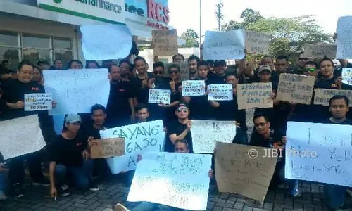 TRANSPORTASI ONLINE: Ratusan Driver Gocar Demo Kantor Pengelola di Solo Baru