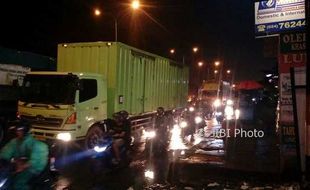 BENCANA JATENG : Banjir di Semarang Bikin Lalu Lintas Macet