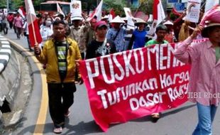 FOTO DEMO SEMARANG : Posko Menangkan Pancasila Unjuk Rasa