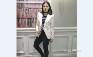 INSTAGRAM ARTIS : Dandan Ala Gotik, Dian Satro Makin Cantik