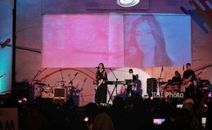 KONSER MUSIK : Ini Detik-Detik Isyana Sarasvati Bius Isyanation di Semarang