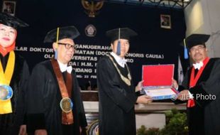 FOTO KAMPUS DI SEMARANG : Jaksa Agung Doktor Kehormatan Undip