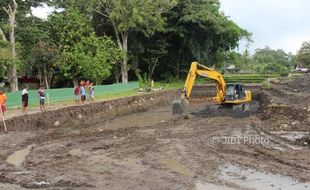 WISATA KLATEN : Gedaren Bangun Kolam Renang dan Terapi di Tanah Kas Desa