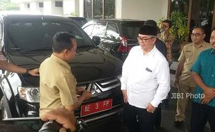 PILKADA MADIUN 2018 : Resmi Jadi Cabup, Ketua DPRD Madiun Hadi Setijono Kembalikan Pajero