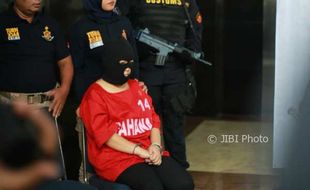 NARKOBA JATENG :  Selipkan Sabu-Sabu di Pembalut, Wanita Ini Diciduk di Bandara Ahmad Yani