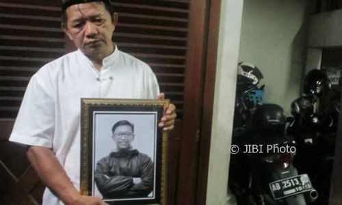 Berfoto Bersama IBu Jadi KenanganTerakhir Mahasiswa Amikom yang Meninggal saat Kegiatan Mapala