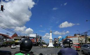 Waduh, Air Hujan di Jogja Mengandung Mikroplastik, Terparah di Tugu