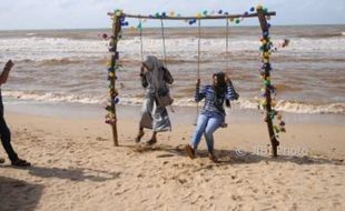 FOTO WISATA JEPARA : Pantai Bondo di Bangsri Nan Romantis