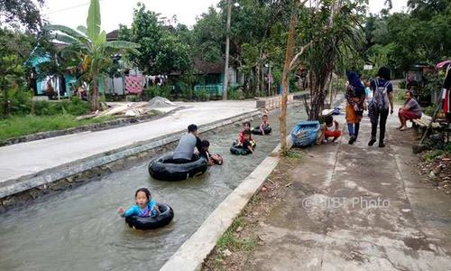 WISATA KENDAL : Rawat Sungai, Warga Desa di Boja Ini Buat Wahan River Tubing