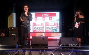 OPERATOR SELULER : Luncurkan Produk Baru, Smartfren Bidik 2,8 Juta Pelanggan di Jateng