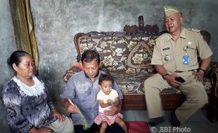 KISAH TRAGIS : Anak Divonis Atresia Bilier, Warga Karanganyar Bingung Cari Biaya Operasi