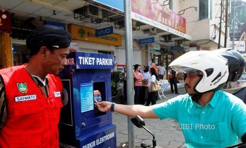 Penerapan Parkir Elektronik di Solo Dinilai Belum Optimal