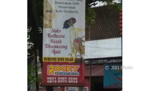 Logo Wayang Reklame Vertical Banner Keliru, Pemkot Solo Minta Maaf