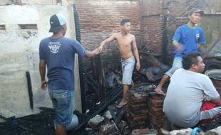 KEBAKARAN SOLO : Bakar Kayu Ditinggal Begitu Saja, Rumah Warga Kemlayan Terbakar