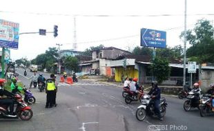 KECELAKAAN SOLO : Sopir Truk Fuso Jadi Tersangka Laka Perempatan Genengan Mojosongo