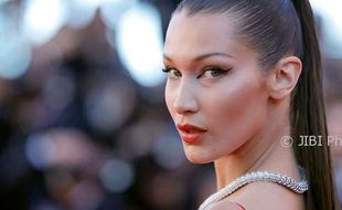 Bella Hadid Tak Percaya Diri Tampil Bugil