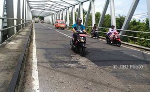 INFRASTRUKTUR WONOGIRI: Jalan Jembatan Pokoh Kerap Berlubang, Warga Minta Solusi Permanen