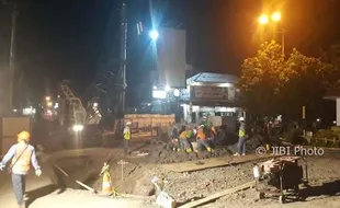 Tiang Fondasi Flyover Manahan Solo Mulai Dipasang