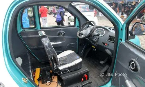 Dipasarkan di Soloraya, Ini Harga Mobil Roda Tiga Listrik