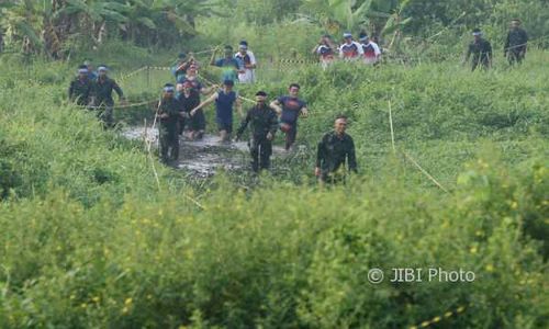 Serunya Ribuan Pelari Lewati 26 Rintangan