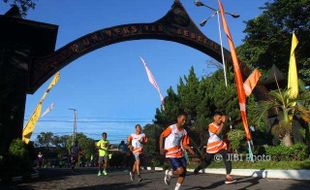 UNS Solo Open 2018, Tua-Muda Sukses Selesaikan 11K