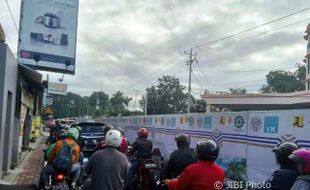 FLYOVER MANAHAN SOLO: Perlintasan Sebidang Manahan Mulai Ditutup, Pengguna Jalan Cari Jalur Alternatif