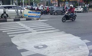 LALU LINTAS SEMARANG : Zebra Cross Bergambar Perlu Dikaji Lagi?