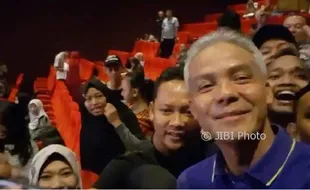 PILKADA 2018 : Dikritik Karena Nonton Dilan, Ganjar Pranowo Mengaku Senang