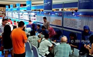 FOTO TRANSPORTASI SEMARANG : Garuda Indonesia Gelar Travel Fair