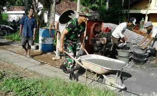 Dua Pelintasan Sebidang Ditutup, Warga di Kulonprogo Bikin Jalan Sendiri