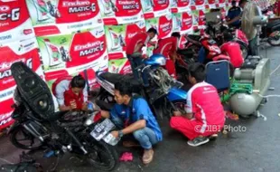 FOTO KAMPUS DI SEMARANG : Unnes Catatkan Rekor Servis Motor