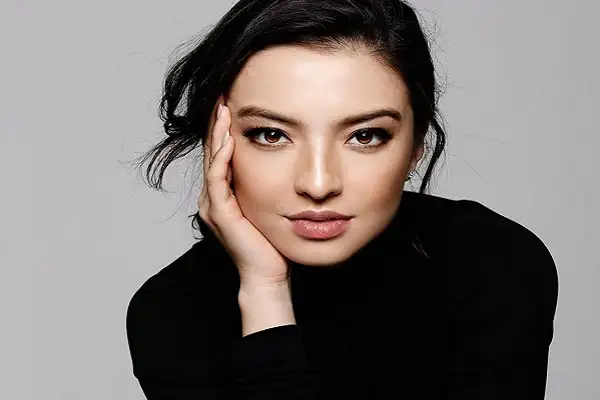 Artis Raline Shah Dilantik Jadi Staf Khusus Menkomdigi, Ini Tugasnya